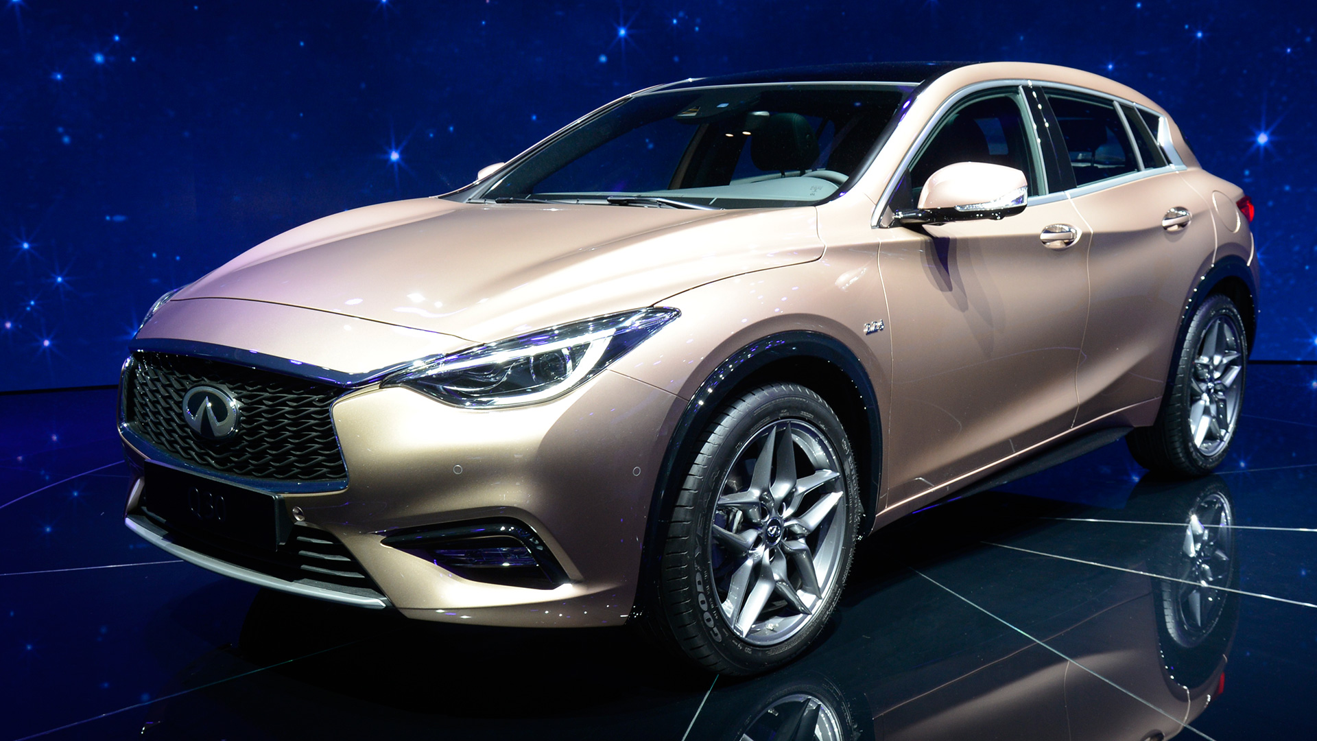 Frankfurt Motor Show 2015: Infiniti Q30 | Auto Trader UK