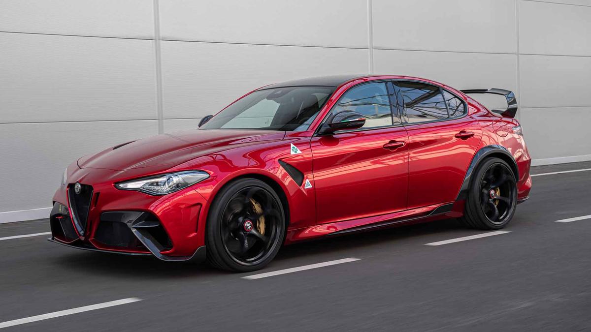 Coming Soon 540hp Alfa Romeo Giulia Gta Auto Trader Uk Images, Photos, Reviews