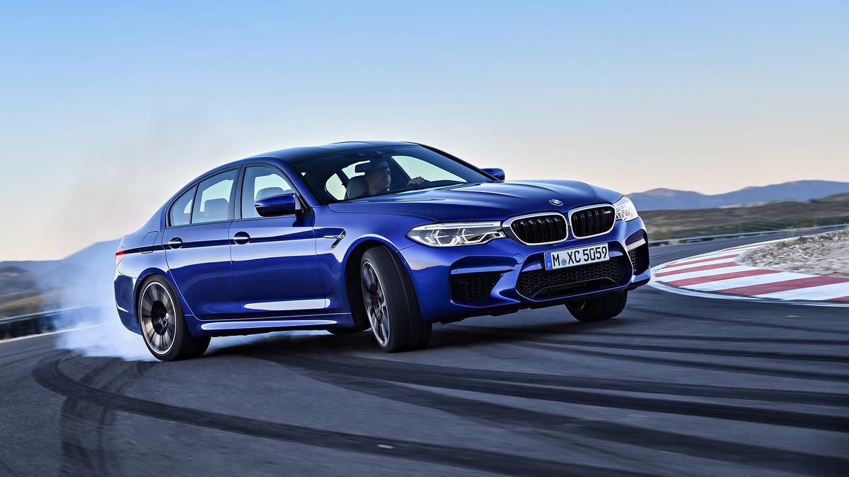 2017 BMW M5 Saloon