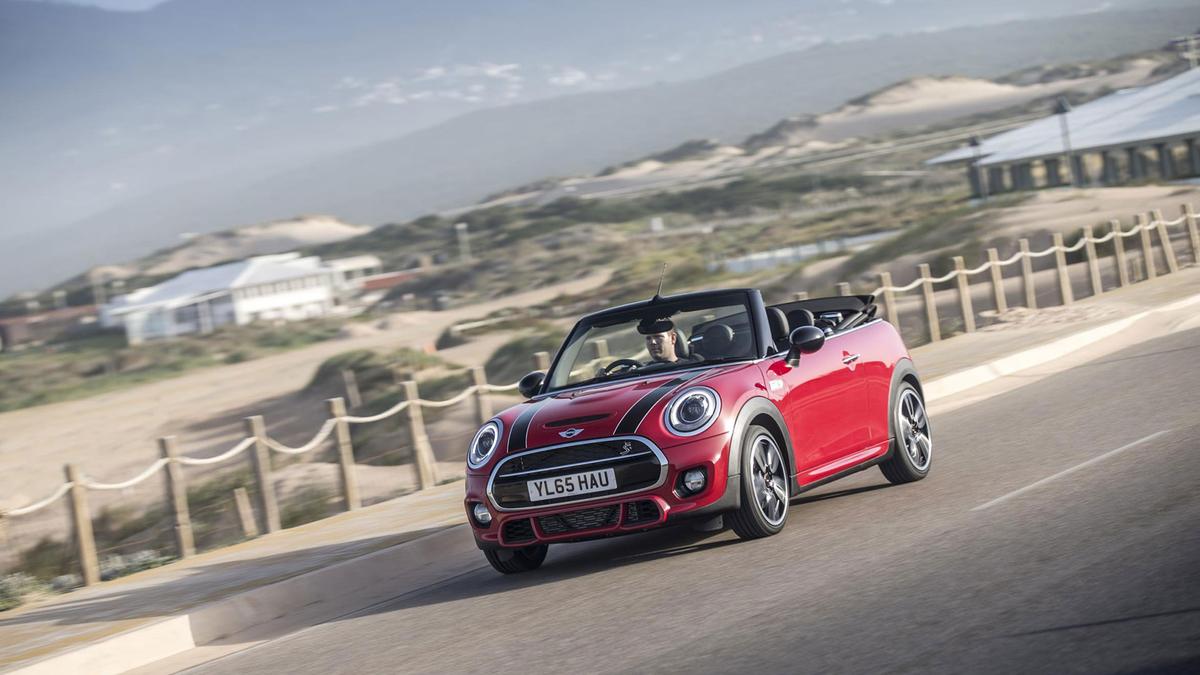 2016 Mini Convertible Cooper S corner