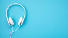 Is it illegal to drive a truck with headphones on? Is it illegal to drive a truck with headphones on?