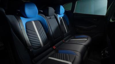 2022 Aston Martin DBX707 rear seats