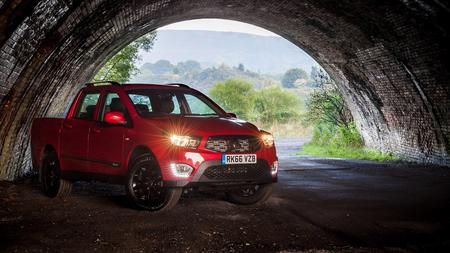 2016 Ssangyong Musso tunnel