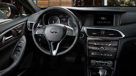 Infiniti Q30