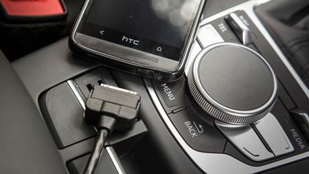 2014 Audi A3 Sportback e-tron USB connector