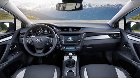 2015 Toyota Avensis Touring Sports