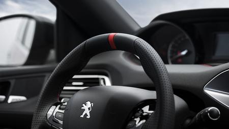 2015 Peugeot 308 GTi 270