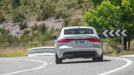 2015 Jaguar XF 2.0d 180 R-Sport