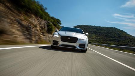 2015 Jaguar XF 2.0d 180 R-Sport