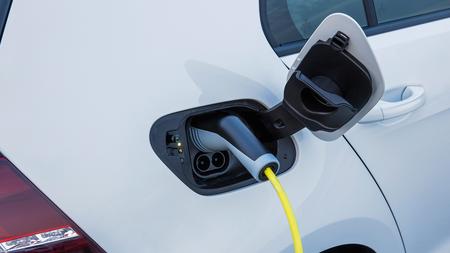How to charge an electric car