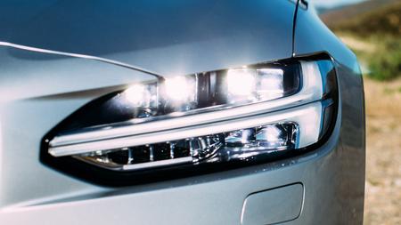 2016 Volvo V90
