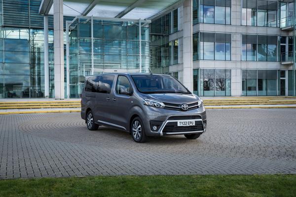 Toyota Proace Verso front