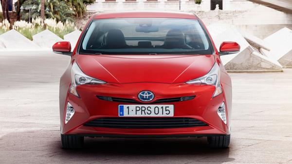 New 2016 Toyota Prius revealed