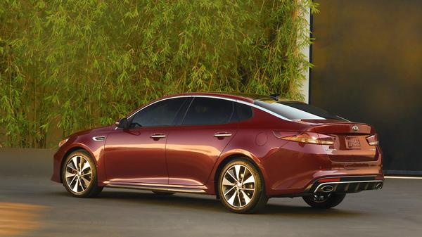 2016 Kia Optima rear static shot
