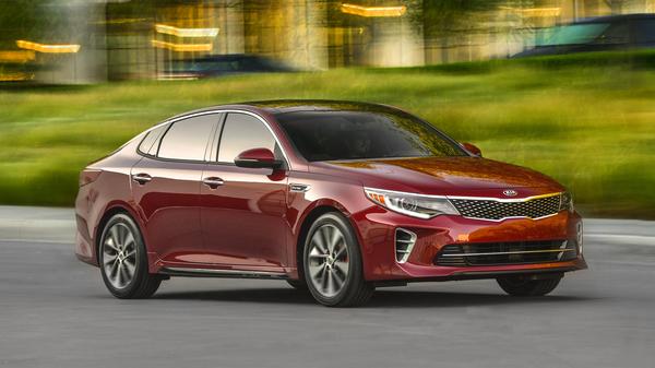 2016 Kia Optima front action