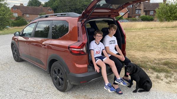 NEW Dacia Jogger Review: £15k, 7 Seats, No Brainer?