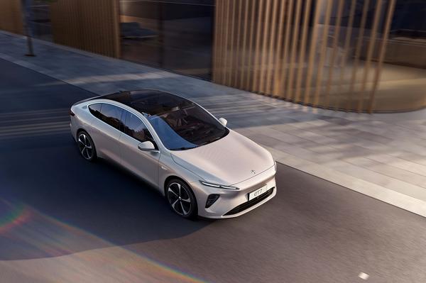 White Nio ET7