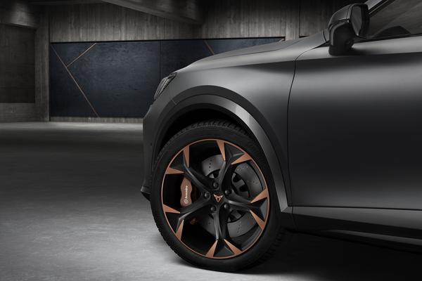 Cupra Formentor copper accented wheel