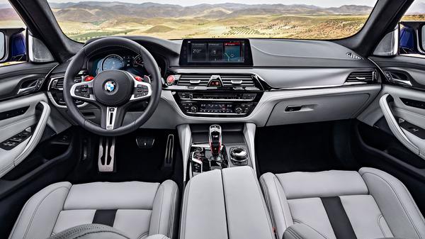 2017 BMW M5 Saloon