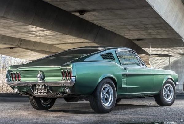 Ford Mustang 390 GT 