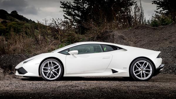 Lamborghini Huracan road trip