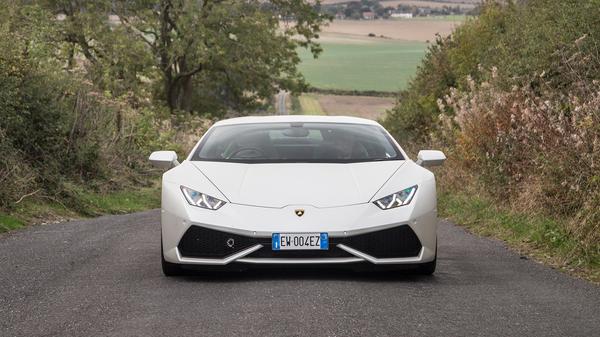 Lamborghini Huracan road trip