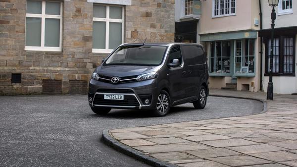 Toyota Proace Front View
