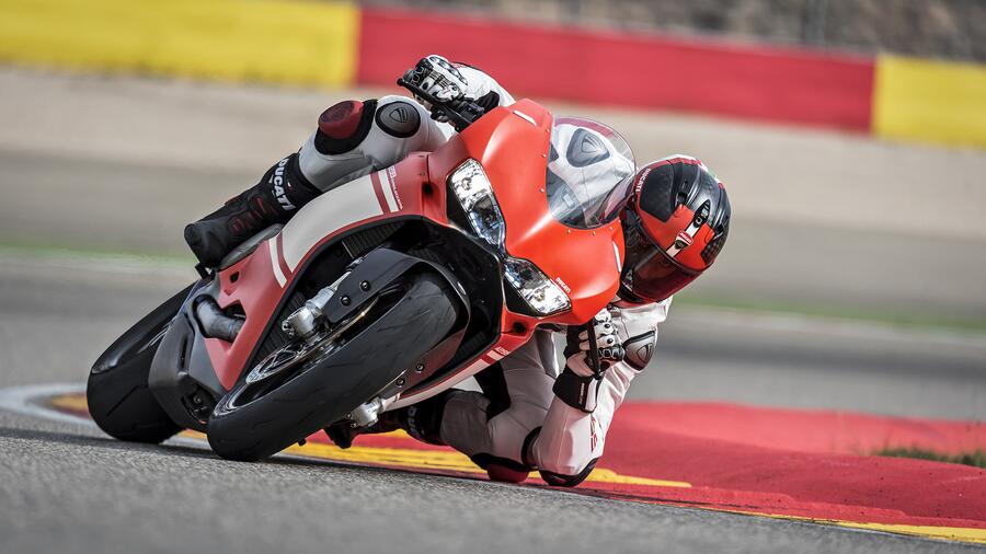 Ducati 1299 Panigale Superleggera first look Auto