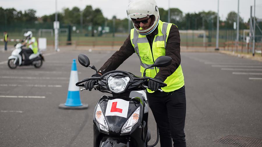 can i ride a motorcycle on a car licence