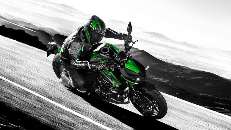 Z1000 Emerald Blazed Green Flat Ebony and Metallic Graphite Grey 2018 model year Kawasaki