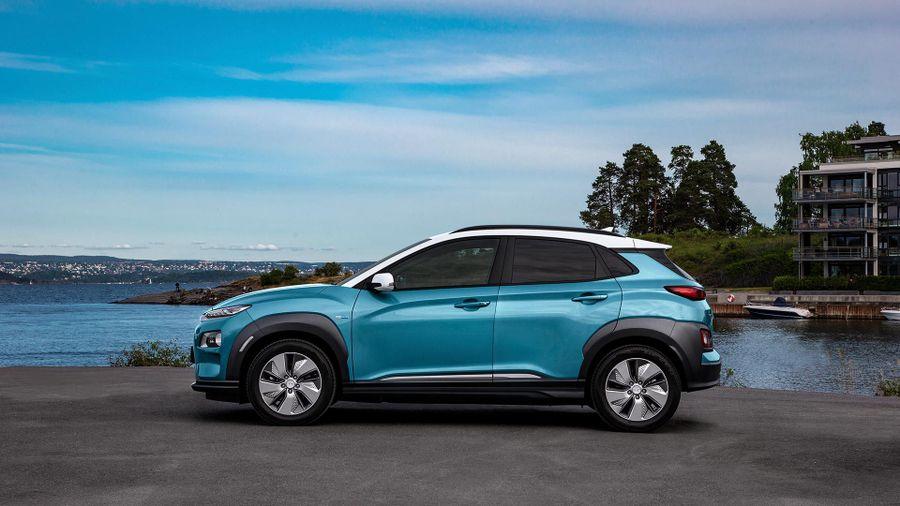 Hyundai Kona Blue Hyundai Kona parked against a blue sky