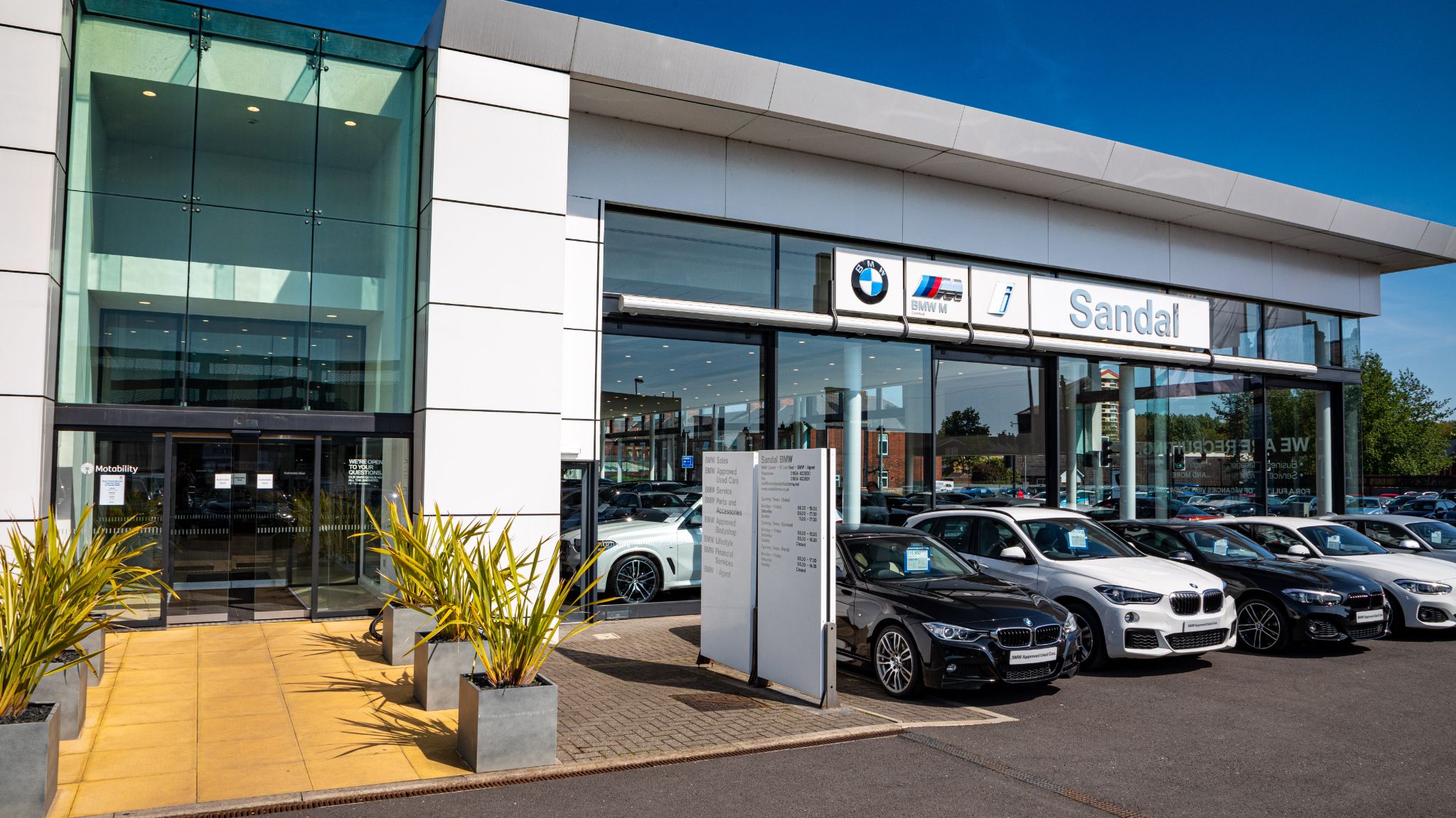 Sandal Bmw Wakefield | Car dealership in Wakefield | AutoTrader
