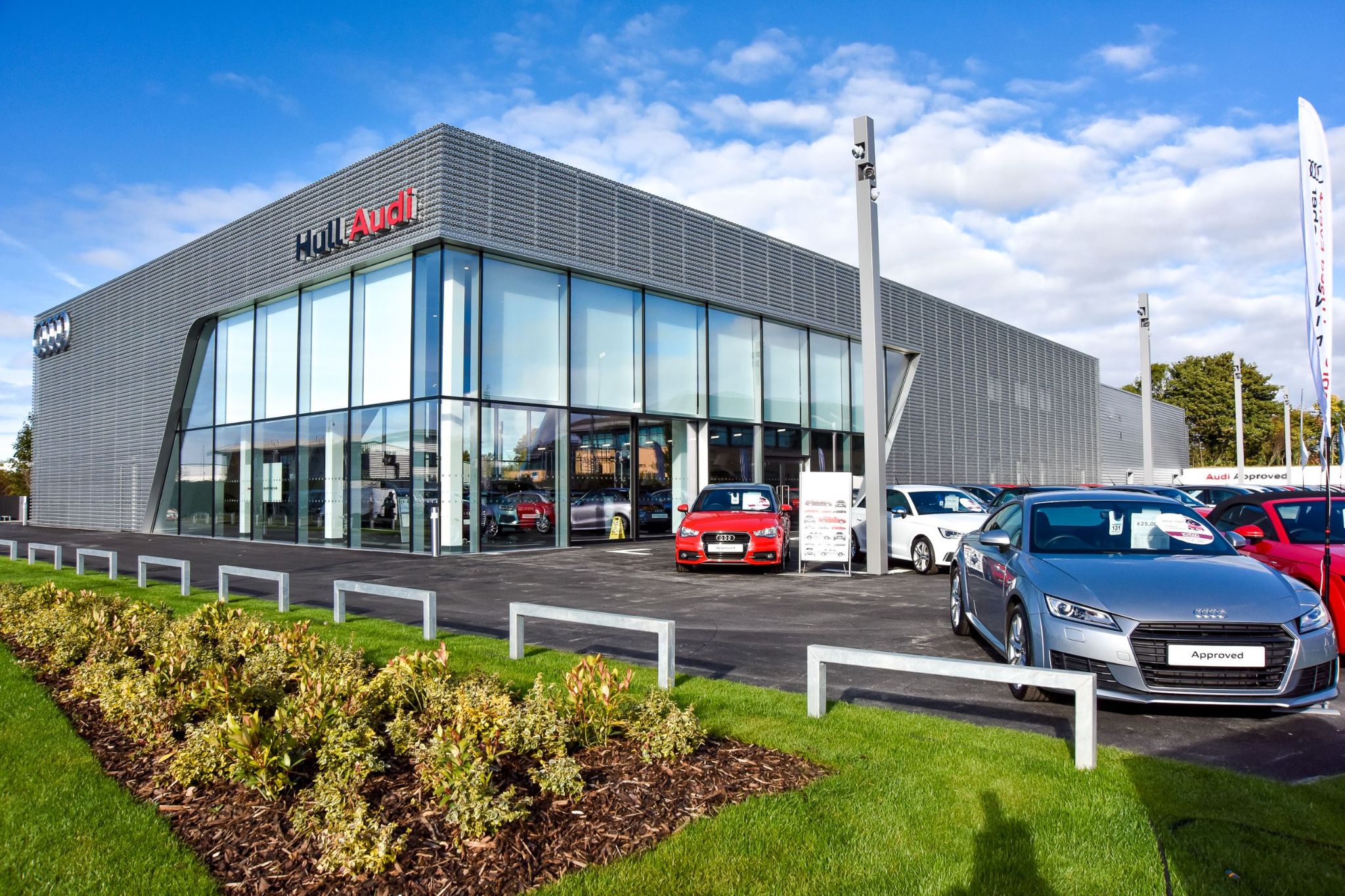 JCT600 opens 'green' showroom with Hull Audi