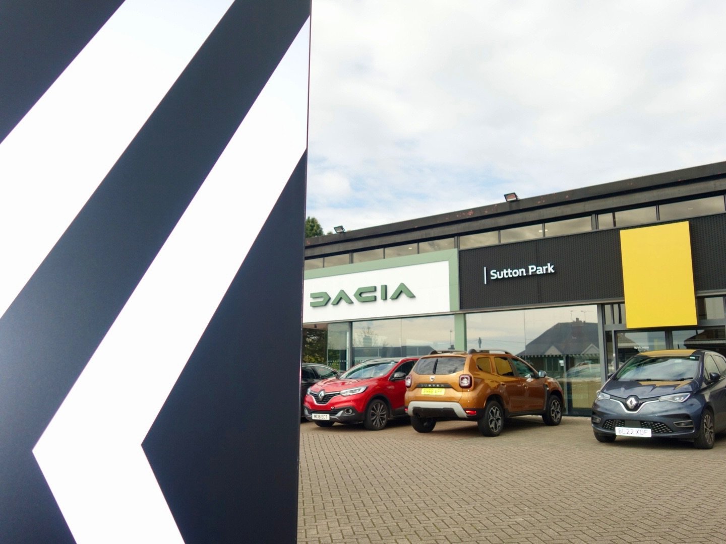Sutton Park Birmingham Renault & Dacia | Car dealership in Birmingham
