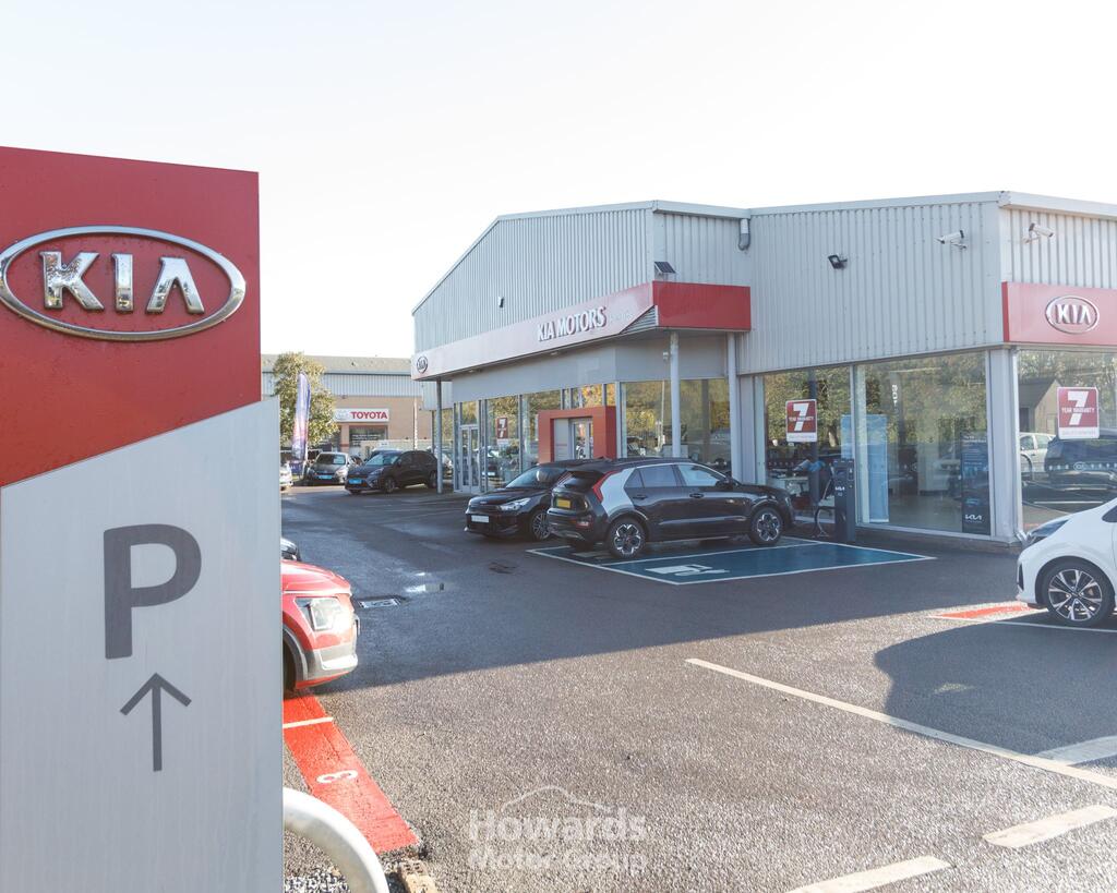Howards Kia Taunton Car dealership in Taunton AutoTrader