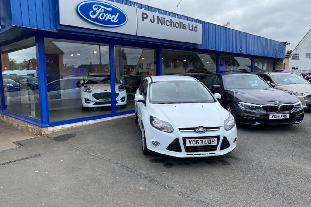 P J Nicholls Ltd Tewkesbury Van dealership in Tewkesbury AutoTrader