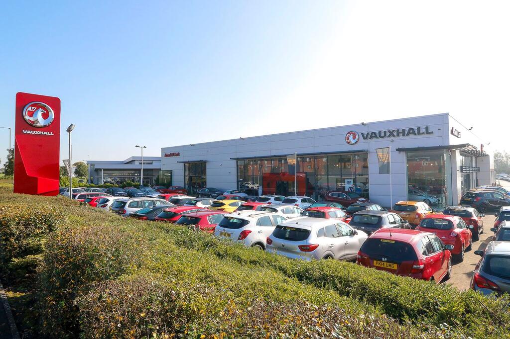 Arnold Clark Blackpool Vauxhall / Vanstore Car dealership in