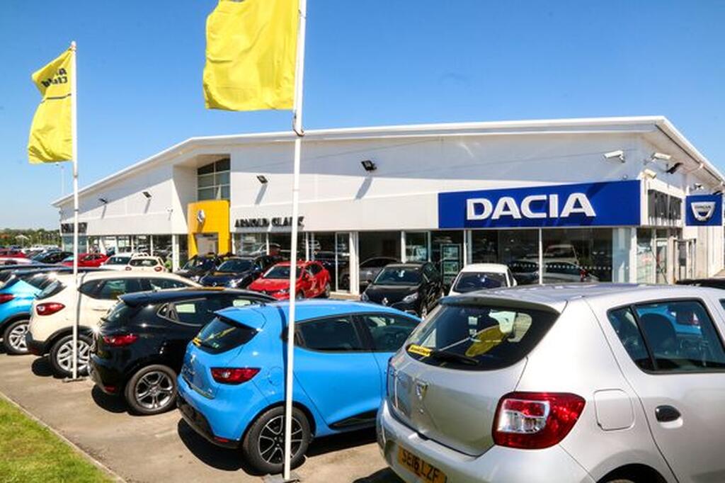 Arnold Clark St Helens Renault / Dacia / Vanstore Car dealership in