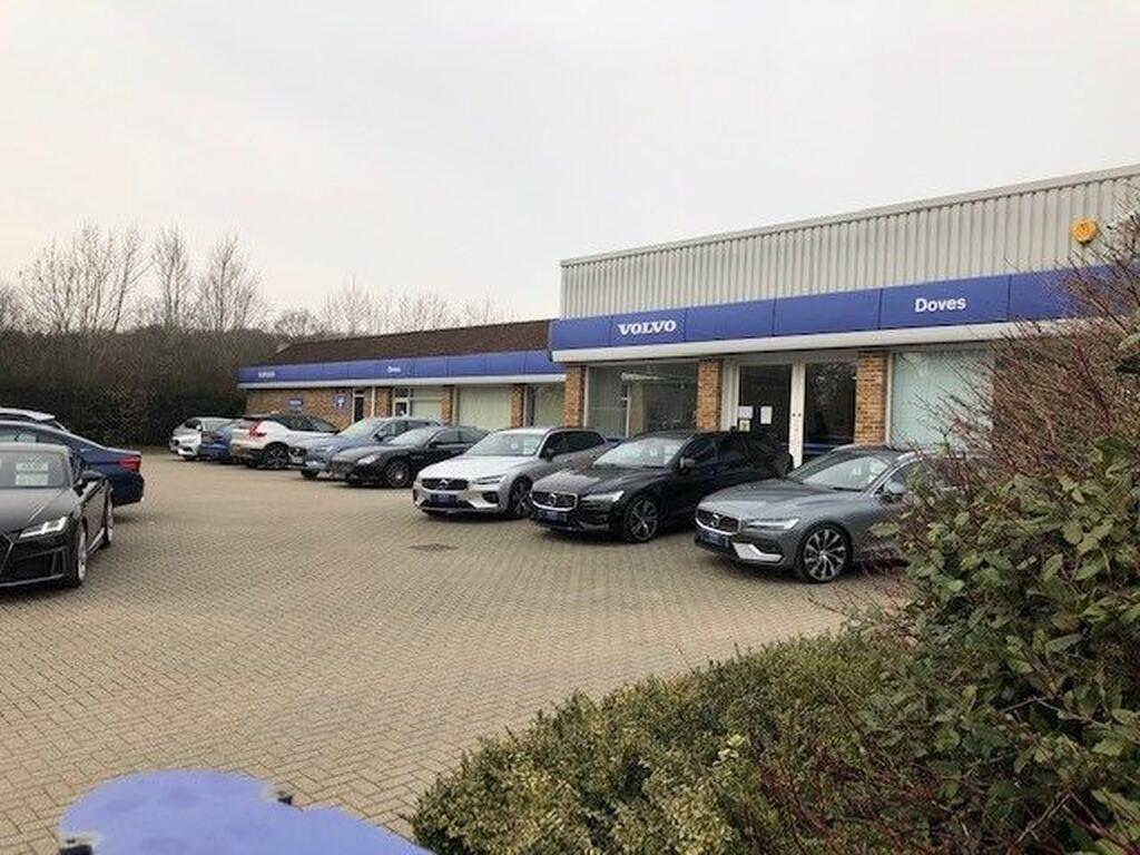 Doves Horsham Volvo Car dealership in Horsham AutoTrader