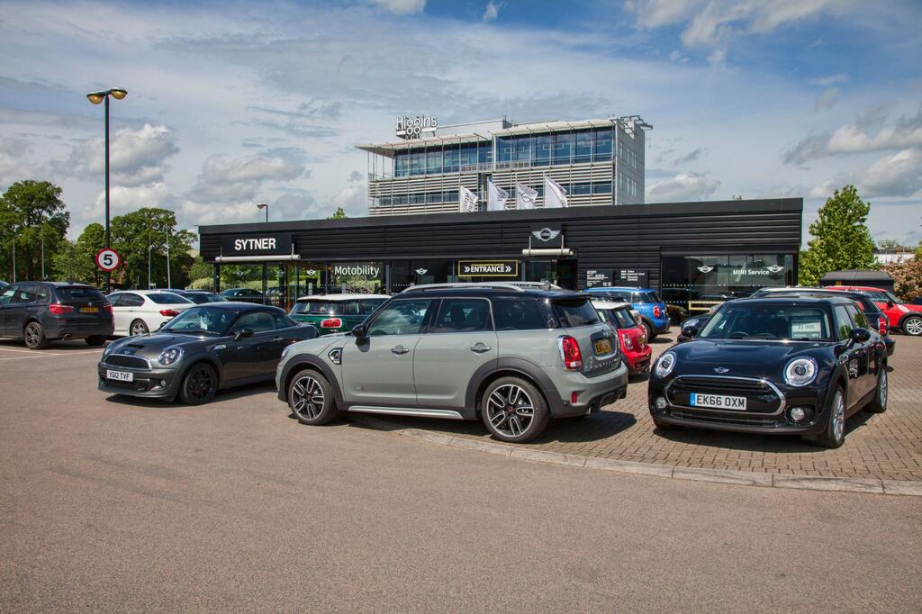 Sytner Mini Sign Sytner Chigwell MINI | Car dealership in Loughton | Autotrader