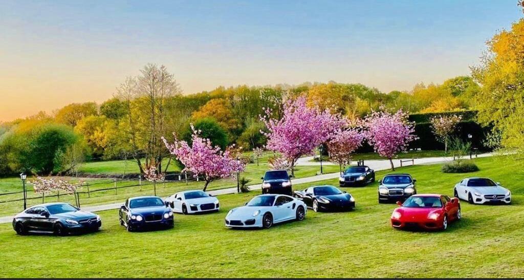 Hamptons of Surrey Car dealership in Farnham AutoTrader