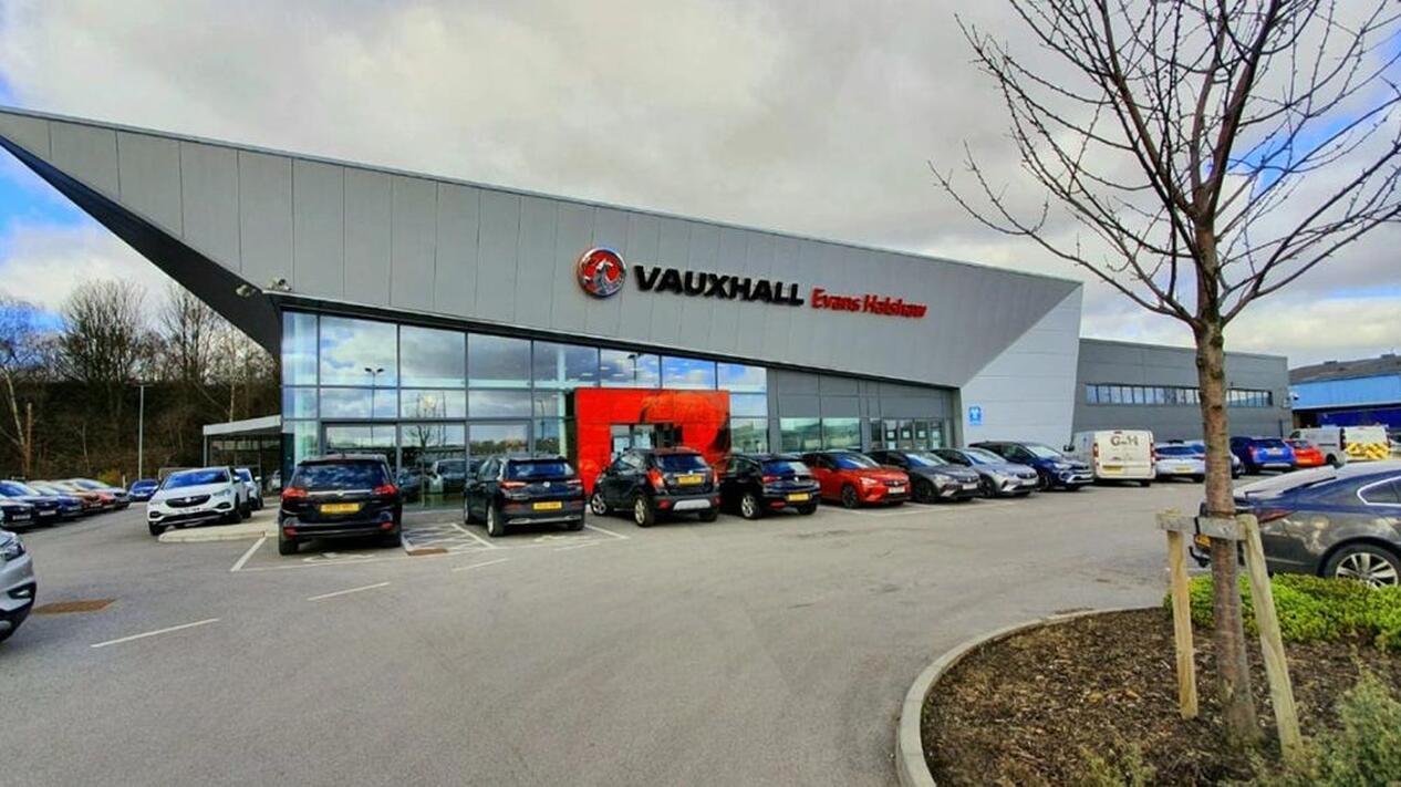 Evans Halshaw Vauxhall Leeds Car dealership in Leeds AutoTrader