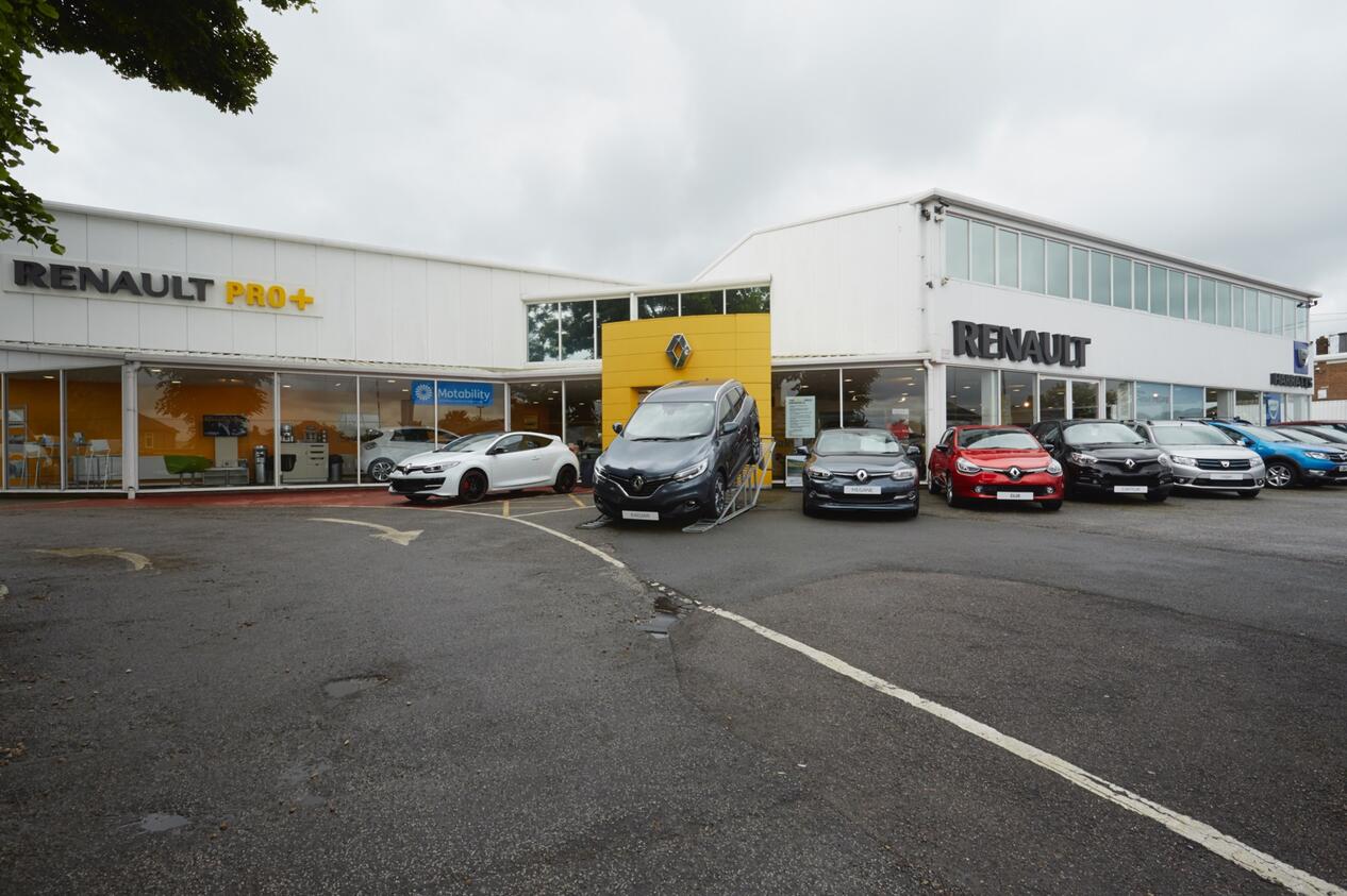 Harratts Renault Wakefield Car dealership in Wakefield AutoTrader
