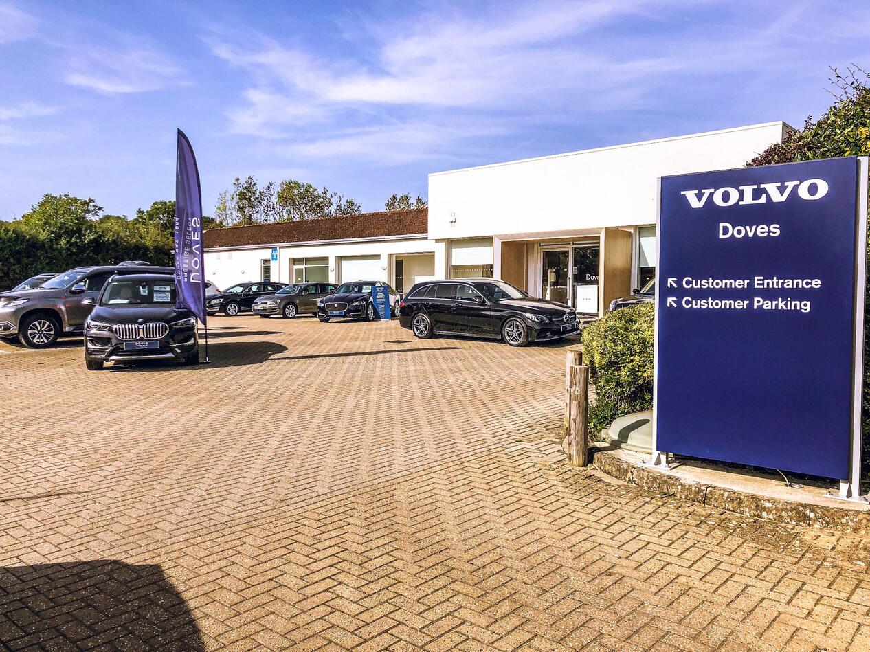 Invicta Doves Horsham Car dealership in Horsham AutoTrader