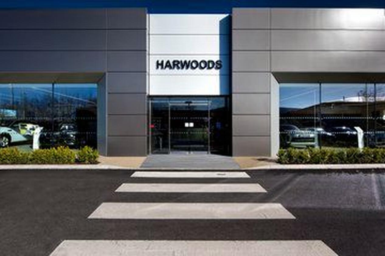 Harwoods Land Rover Pulborough, Sussex Car dealership in Pulborough