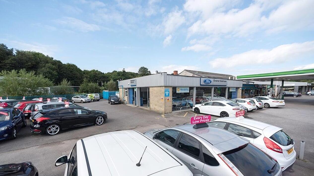 Evans Halshaw Ford Glossop Car dealership in Glossop AutoTrader