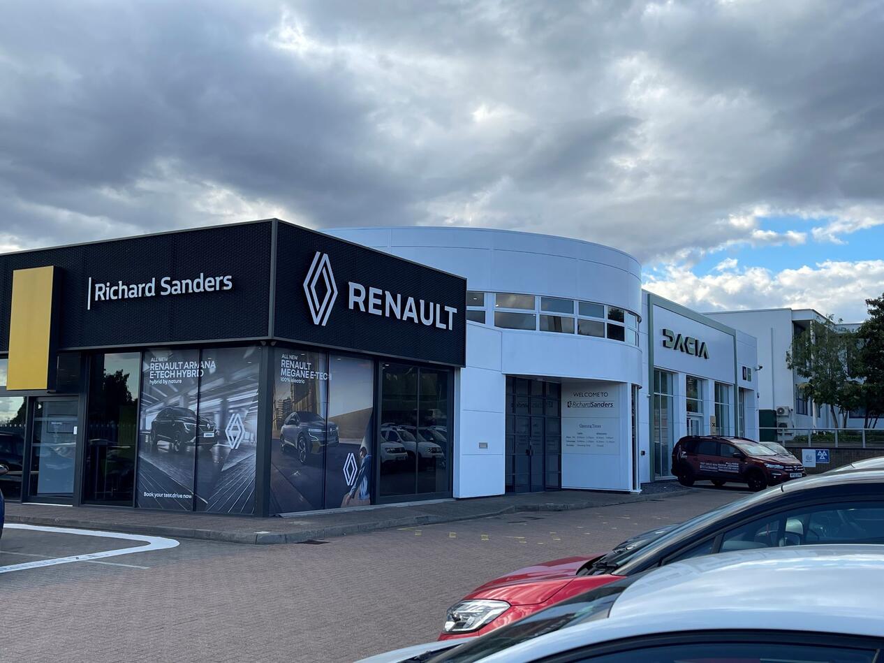 Richard Sanders Renault Northampton Car dealership in Northampton