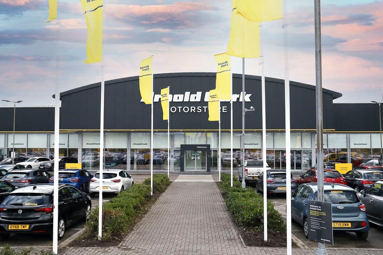 Arnold Clark Warrington Motorstore / Renault / Dacia / Vanstore Car
