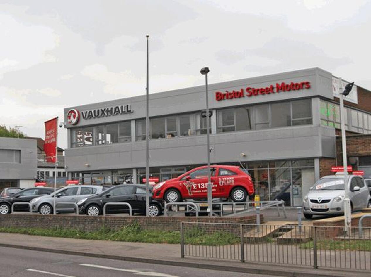 Bristol Street Motors Vauxhall Waltham Cross Car dealership in