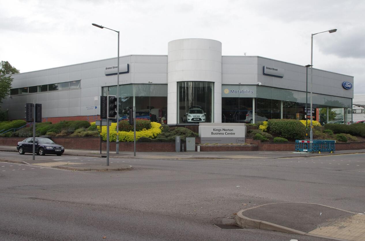 Bristol Street Motors Ford Kings Norton Car dealership in Birmingham